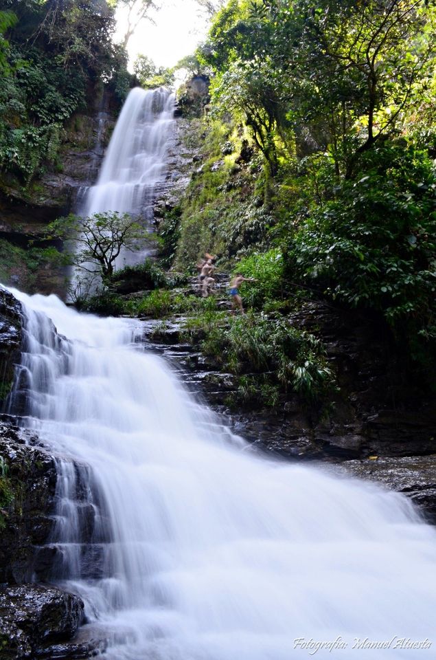 Découvrez le paradis caché: les cascades de Juan Curi à San Gil.