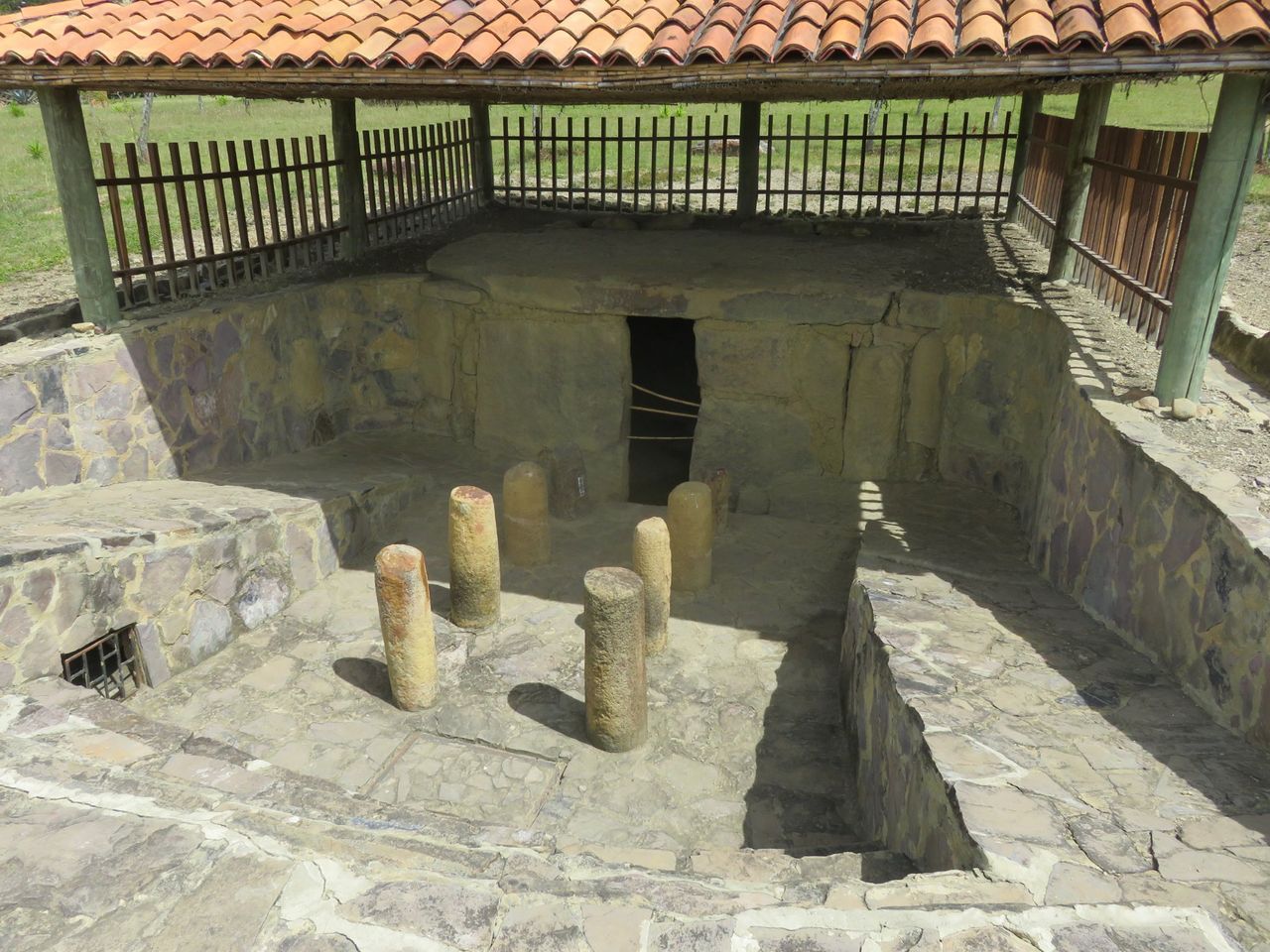 Entschlüsselung der Geheimnisse von El Infiernito: Eine faszinierende Reise durch die antike Vergangenheit Kolumbiens