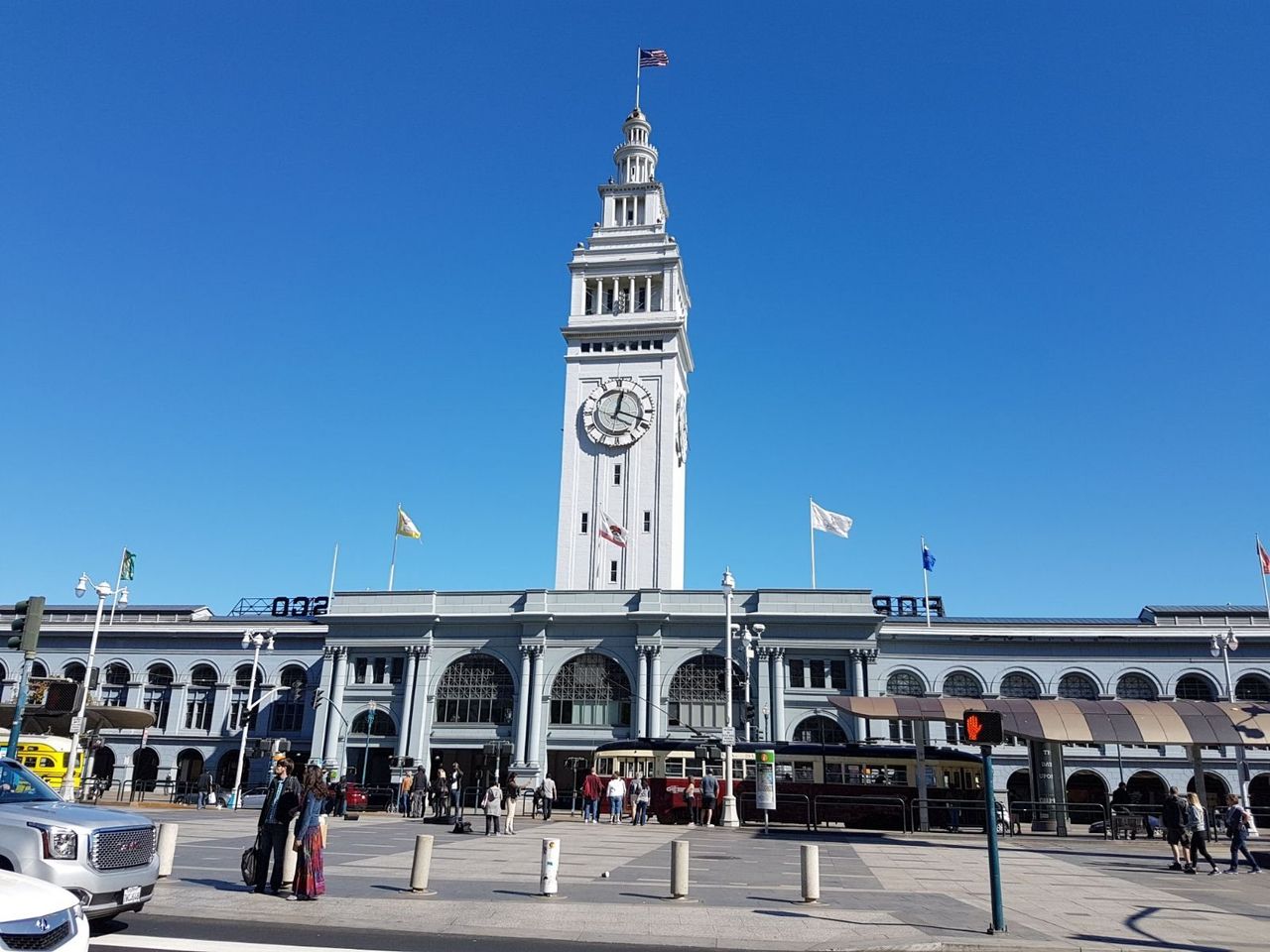 Savoring Fresh Flavors: Discovering Ferry Building Marketplace