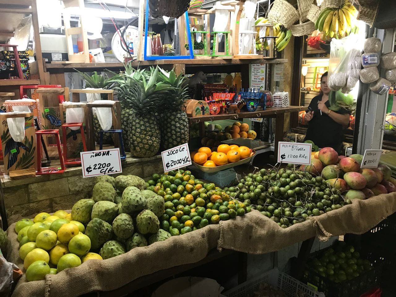 Entdecken Sie die Aromen des Mercado Central in Ecuador: Ein kulinarisches Abenteuer!