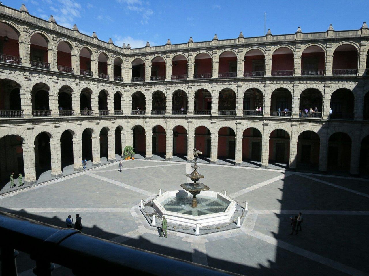 Descubre la joya escondida: el Palacio Nacional en Popayán.