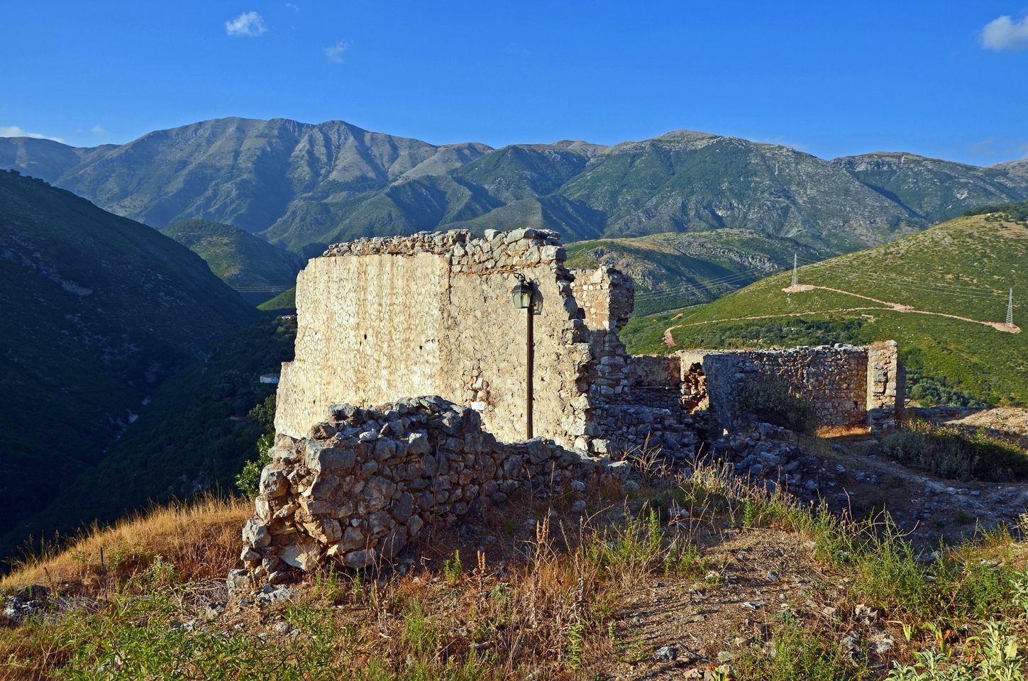 Historical Gems Await: Explore Himarës Ancient Castle