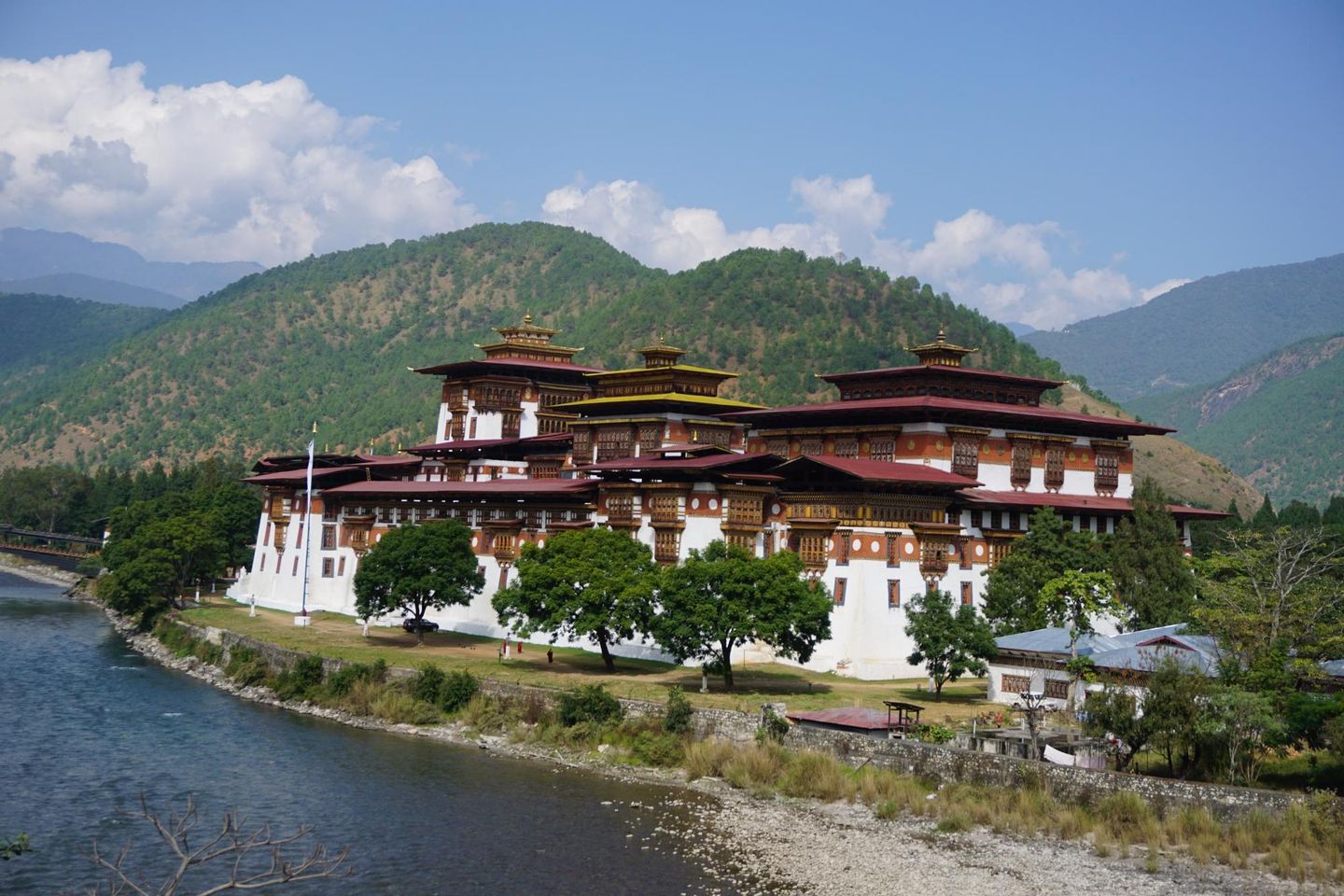 Descubre el fascinante Dzong de Wangdue Phodrang en Bután.